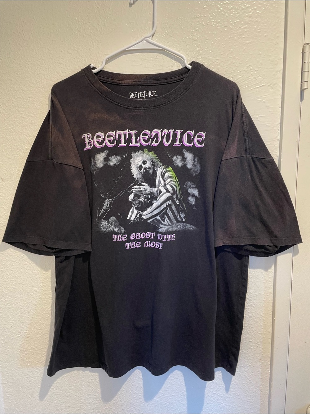 Hot Topic Beetlejuice Graphic T Shirt Large Faded Black Ghost With Most Movie